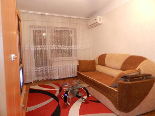 2-room Apartment on Ukrainskaya Street 43. Center的休息区