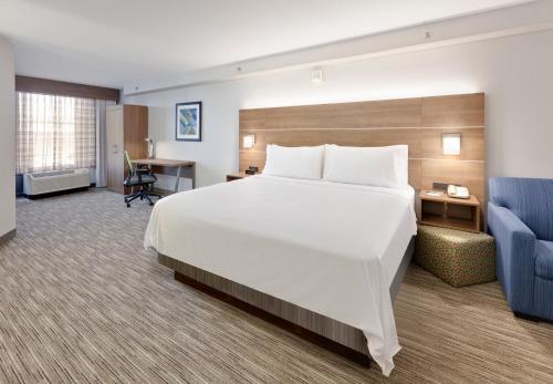 欧文Holiday Inn Express & Suites Irving Conv Ctr - Las Colinas, an IHG Hotel的相册照片