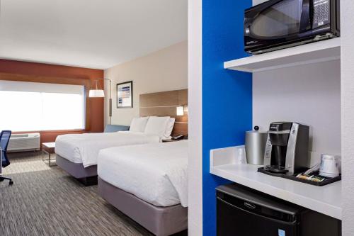 MadisonHoliday Inn Express & Suites - Madison, an IHG Hotel的相册照片