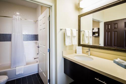 Staybridge Suites Plano - Legacy West Area, an IHG Hotel的一间浴室