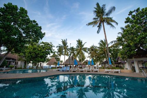 Southern Lanta Resort - SHA Extra Plus内部或周边的泳池