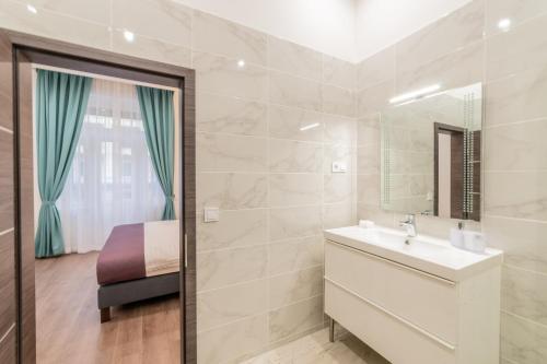 Global Suites Budapest的一间浴室