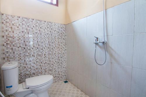 SPOT ON 2689 Safira Family Residence Syariah的一间浴室