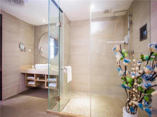 麗枫酒店·湛江国贸广百店的一间浴室