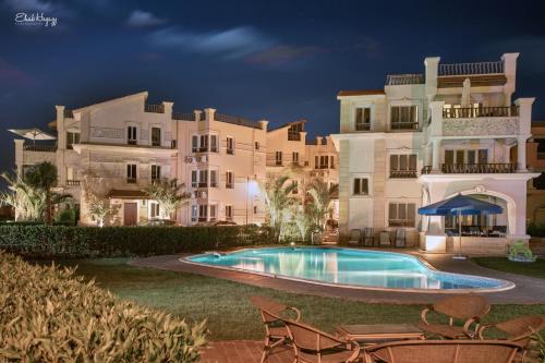 Mirage Hotel Sidi Abd El Rahman内部或周边的泳池