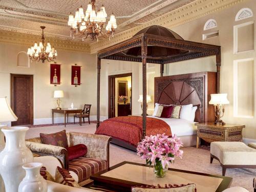 索菲特巴林匝拉塔拉萨海水疗酒店客房内的一张或多张床位