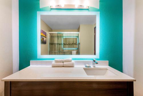 巴达维亚拉金塔酒店及套房的一间浴室