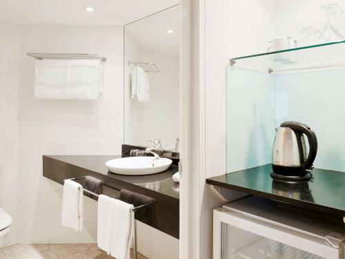 悉尼曼利海滩塞贝尔酒店的一间浴室