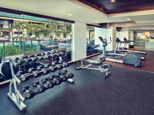 巴厘勒吉安美居酒店的健身中心和/或健身设施