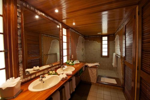 起亚邑温泉度假酒店的一间浴室