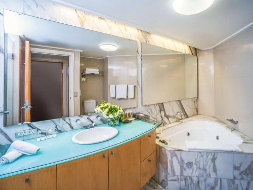 悉尼码头套房大酒店的一间浴室