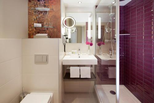 维也纳市中心美居酒店的一间浴室