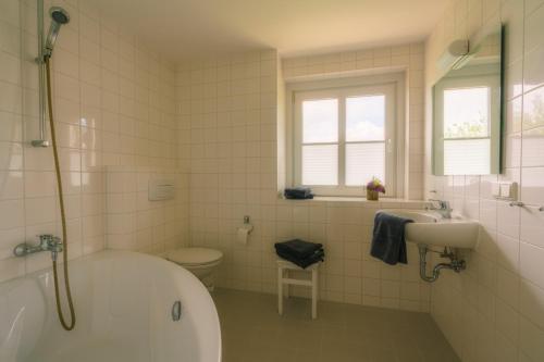 Berghaus Falkenhorst的一间浴室