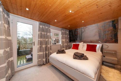 温德米尔Mistletoe One Luxury Lodge with Hot Tub Windermere的相册照片