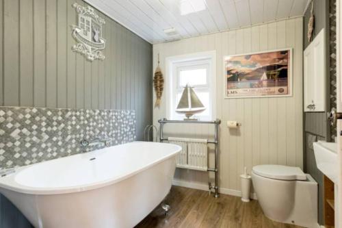温德米尔Mistletoe One Luxury Lodge with Hot Tub Windermere的相册照片