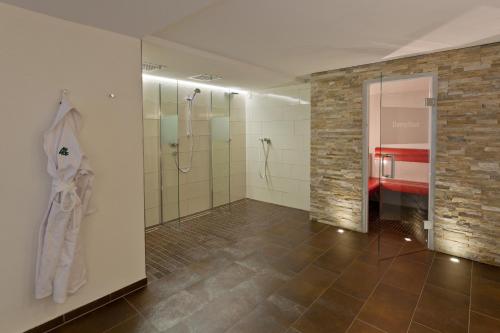 奥霍夫酒店的一间浴室