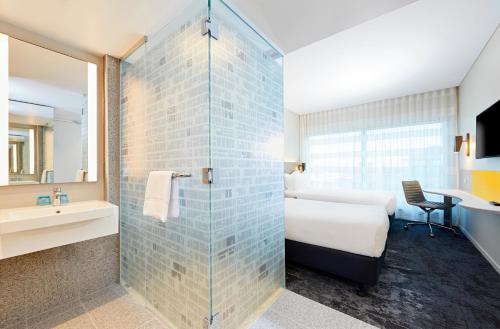 阿德莱德市中心智选假日酒店的一间浴室