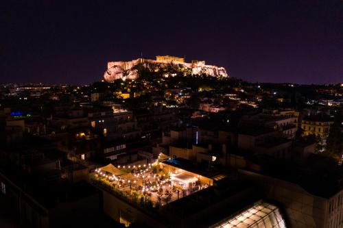雅典Ergon House Athens的城堡的城市景观