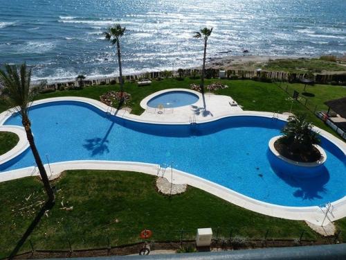 锡蒂奥卡拉翁达Mi Capricho的游泳池近海的顶部景色