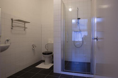 阿姆斯特丹之家工艺品酒店的一间浴室