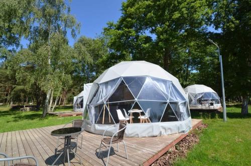 Slowly Glamping Osada Nad Wodą外面的花园