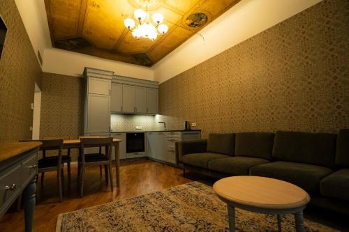 Roze Boutique Apartments的休息区