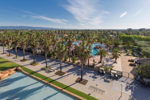 Cambrils Park Family Resort内部或周边泳池景观