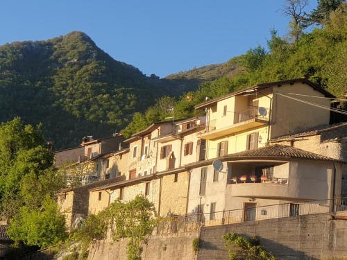 PaganicoLa Casa Sul Fiordo Lago del Turano的相册照片