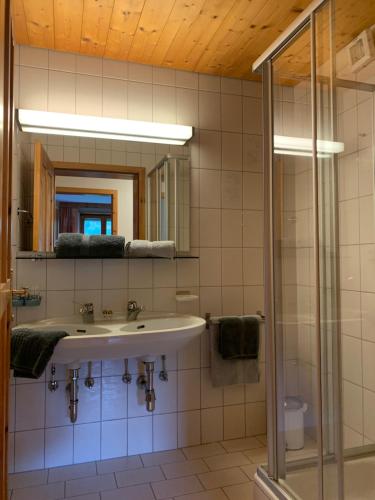 Ferienhaus am Burgsee的一间浴室