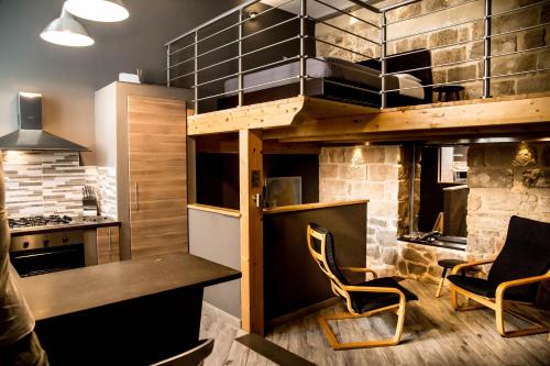 "Here" Mini loft Alghero的厨房或小厨房