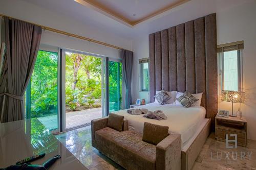 七岩6 Bedroom Luxury Villa on Golf Course PH125的相册照片
