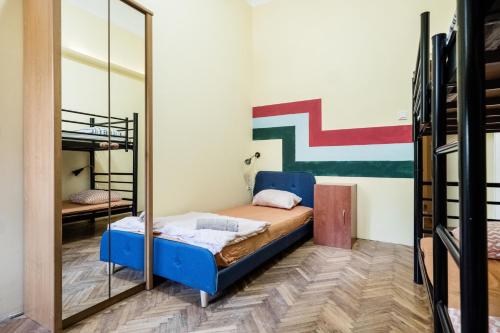 Baroque Hostel & Coworking客房内的一张或多张床位