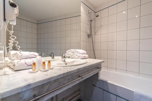 奥尔斯布兰科酒店的一间浴室