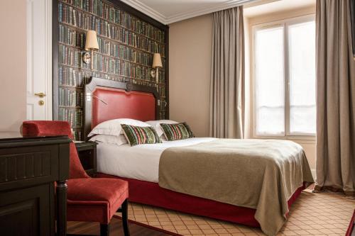 森罗特尔酒店客房内的一张或多张床位