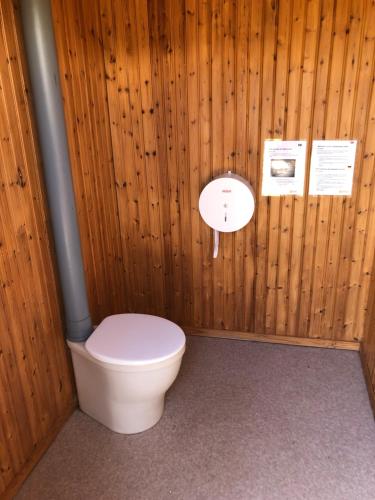 Vandrarhem Lövö的一间浴室