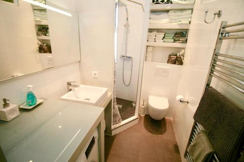 CHARMANT HOME - Mariesol的一间浴室