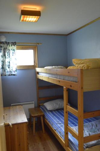 Blåsjöns stugby客房内的一张或多张双层床