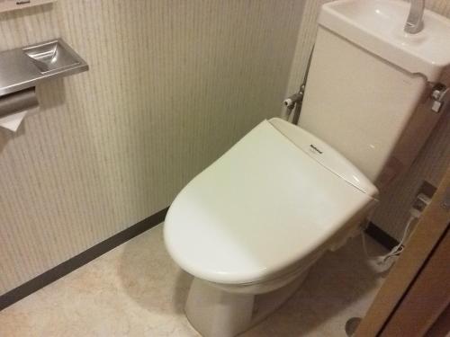 七重八重日式旅馆的一间浴室