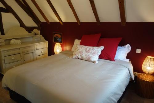 Le cottage du Coudray, gîte avec chalet sauna客房内的一张或多张床位