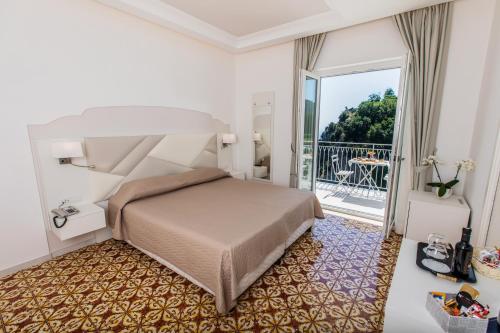 Hotel le Rocce - Agerola, Amalfi Coast客房内的一张或多张床位