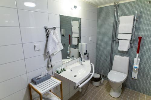 Hotelli Keurusselkä的一间浴室