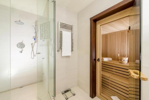 巴塞罗那中心酒店的一间浴室
