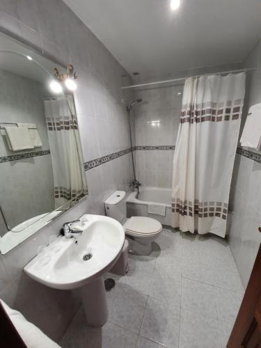 吉亚达斯旅馆的一间浴室