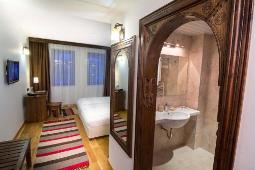 阿巴纳斯基汉酒店的一间浴室