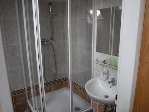 法尔马萨拉帝斯酒店的一间浴室