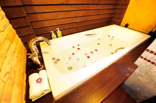 普纳科目度假村的一间浴室
