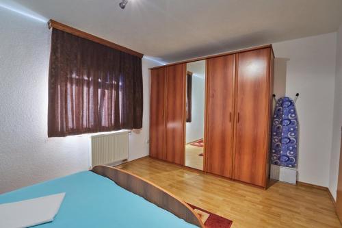 Sutjeska客房内的一张或多张床位