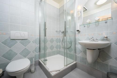 兹拉蒂扎克酒店的一间浴室