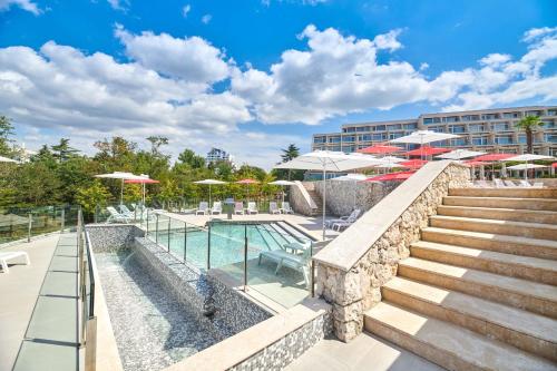 Hotel Mediteran Plava Laguna内部或周边的泳池