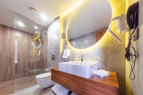 Hilas Thermal Resort Spa & Aqua的一间浴室